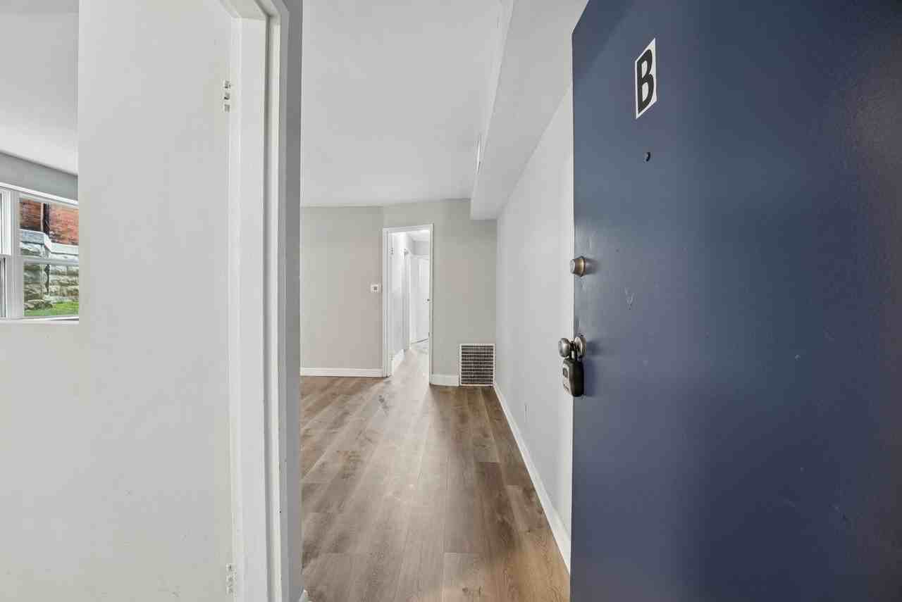 61 N 21st St #B - Photo 2 of 24