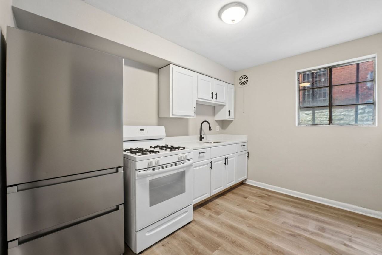 61 N 21st St #B - Photo 3 of 24