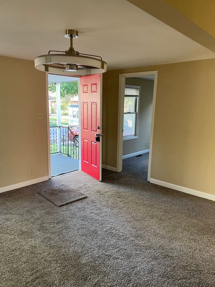 1917 N Payne Ave - Photo 4 of 15