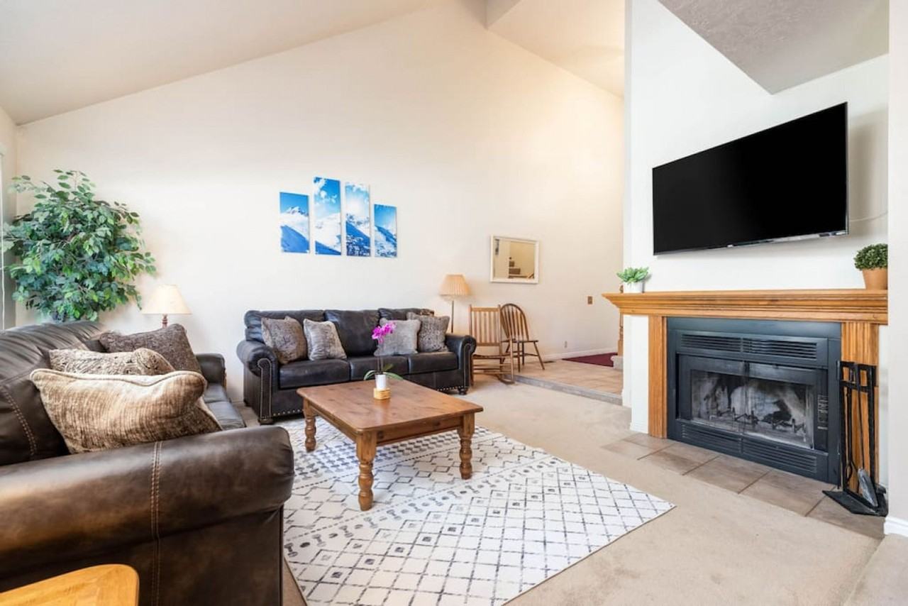 3545 E Wasatch Grove Ln #1597545P - Photo 3 of 43