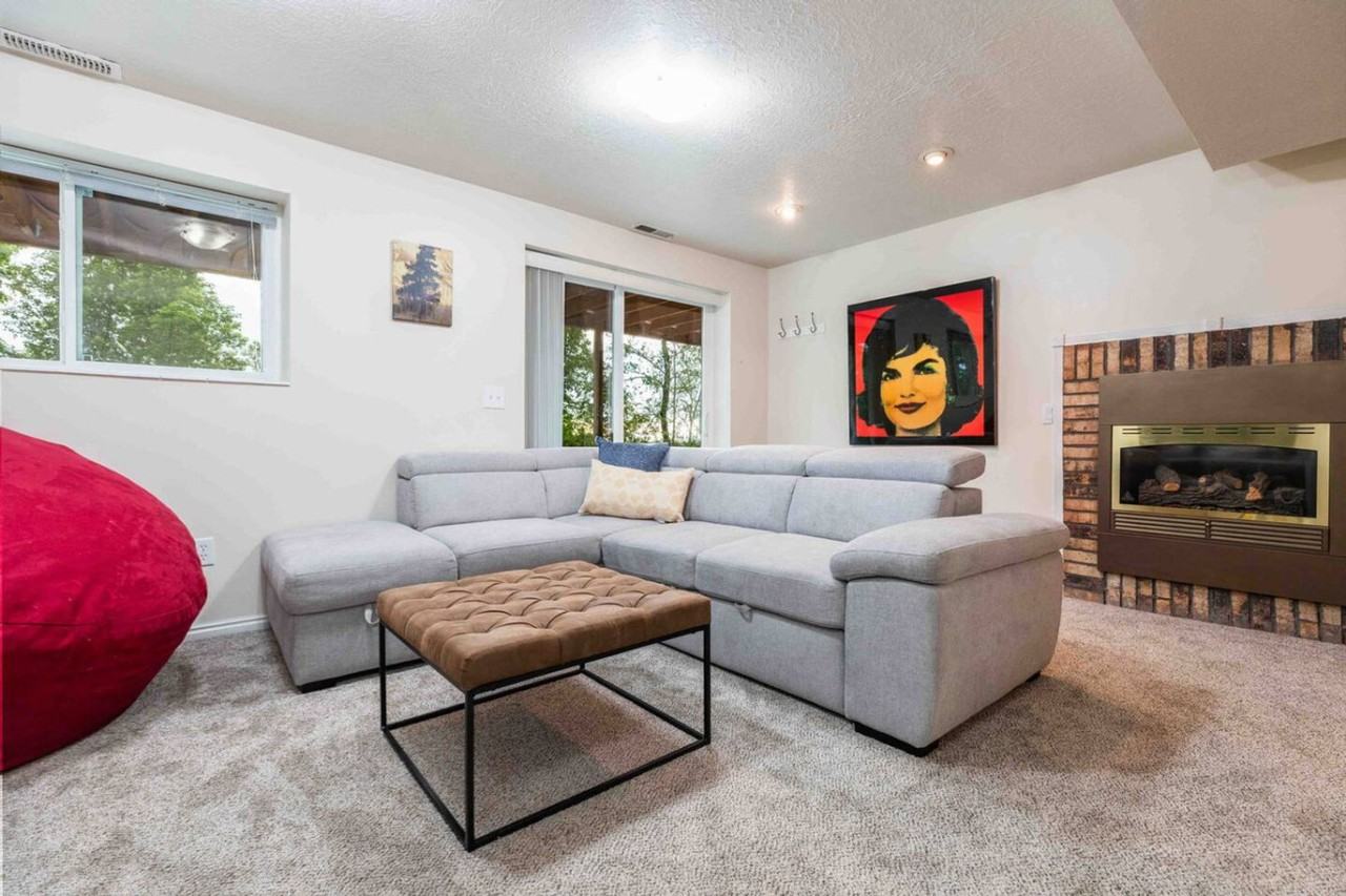 901 N Compton Rd #1597578P - Photo 6 of 50