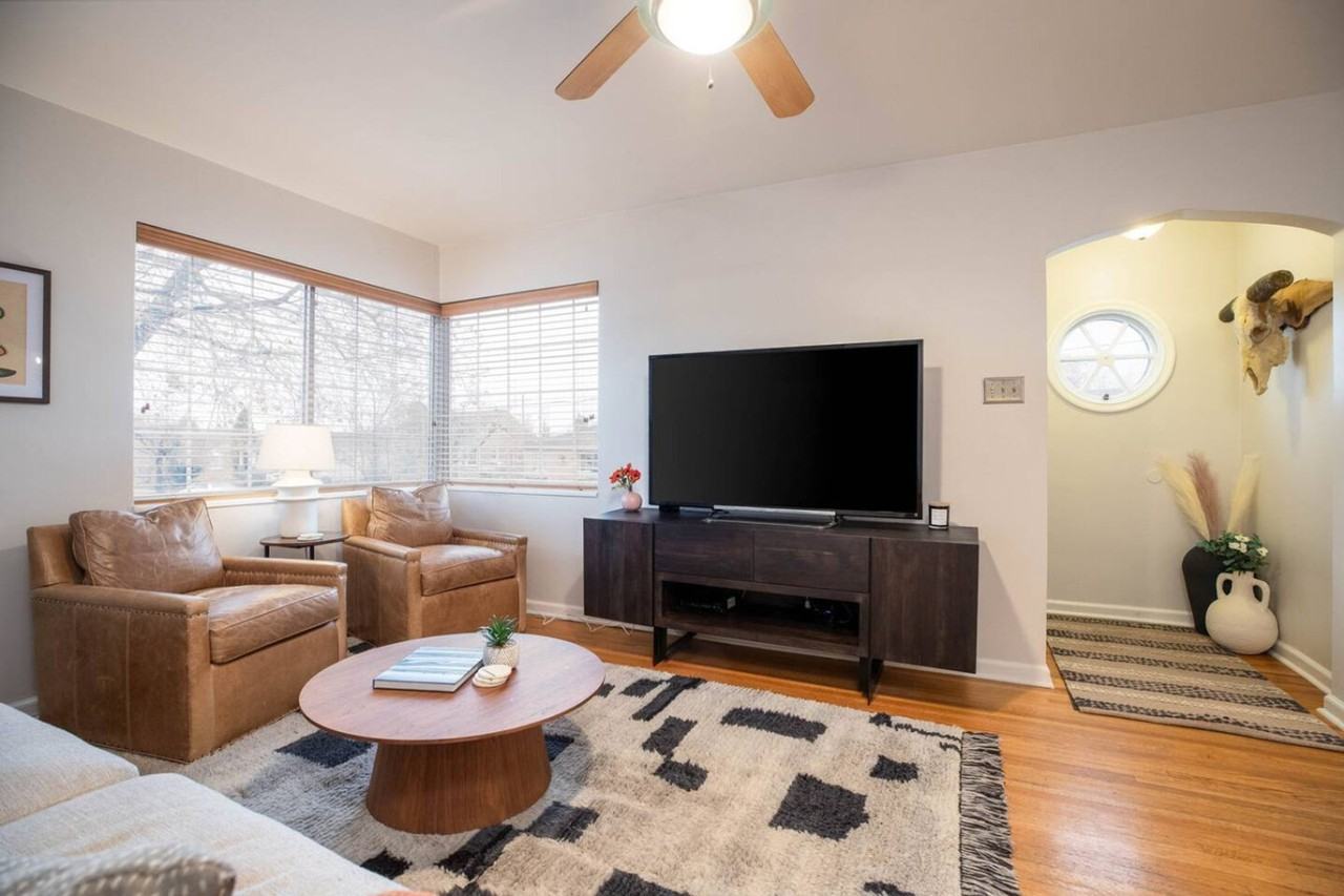 1636 E Parkway Ave #1597575P - Photo 2 of 37
