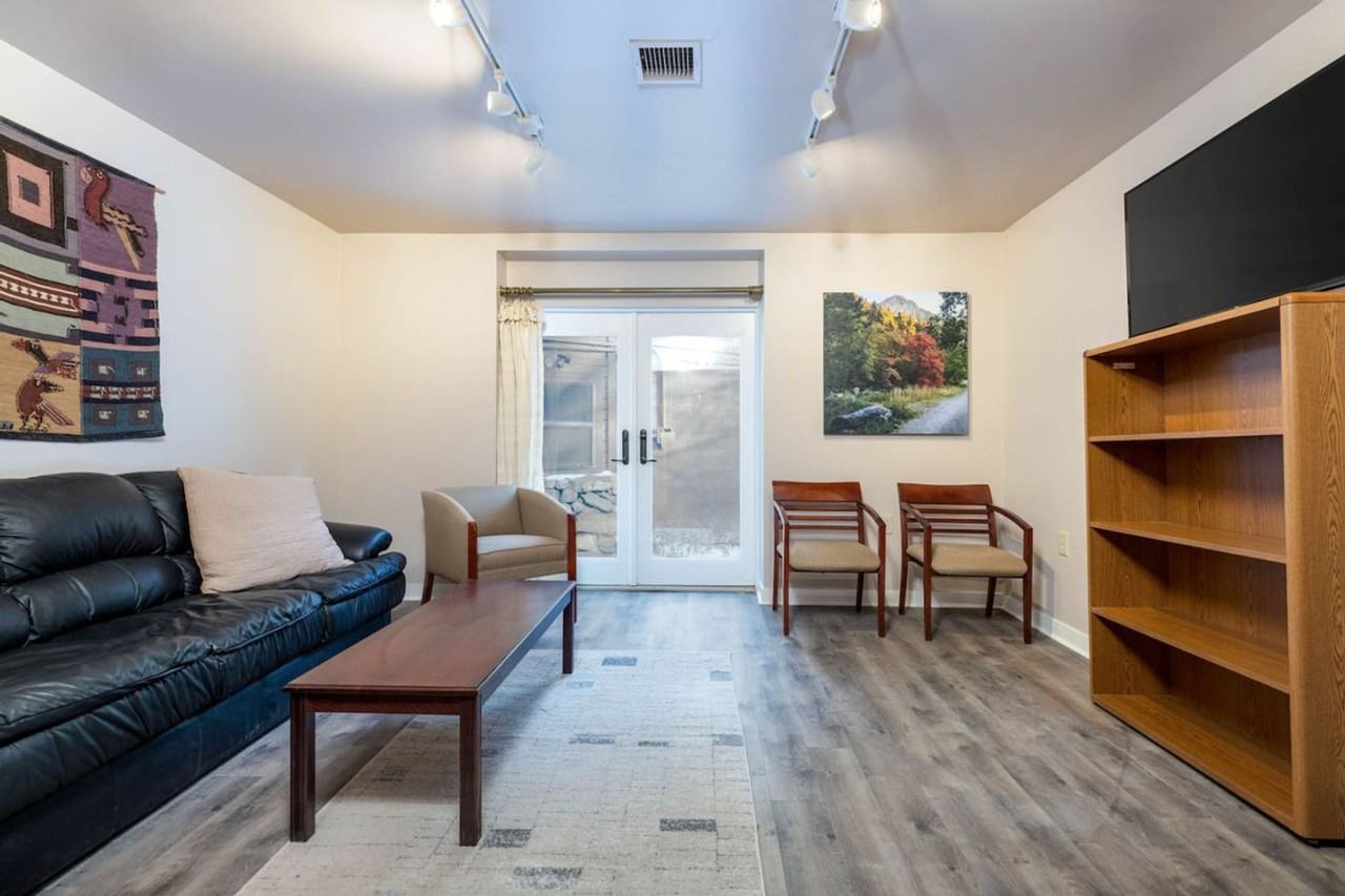 6820 S Maxfield Dr #1597573P - Photo 6 of 50