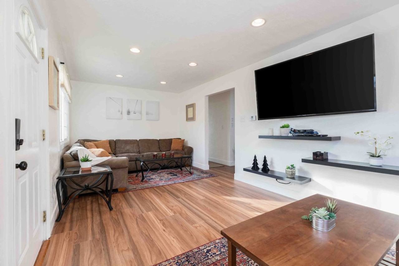 1523 E Woodland Ave #1597582P - Photo 3 of 24