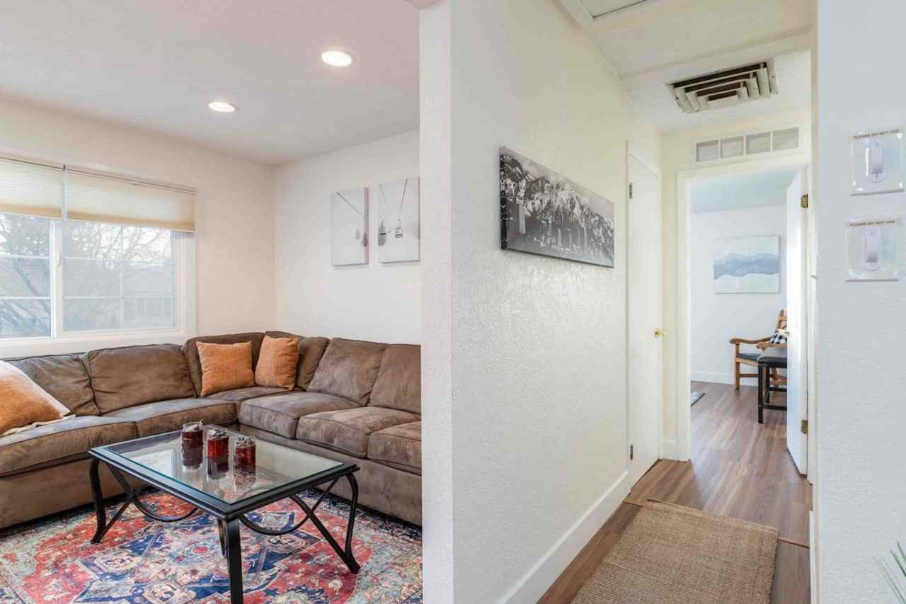 1523 E Woodland Ave #1597582P - Photo 4 of 24