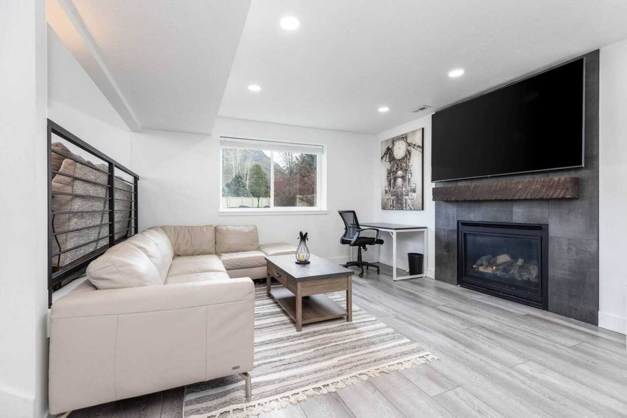 2744 E Newcastle Dr #1597577P - Photo 3 of 43