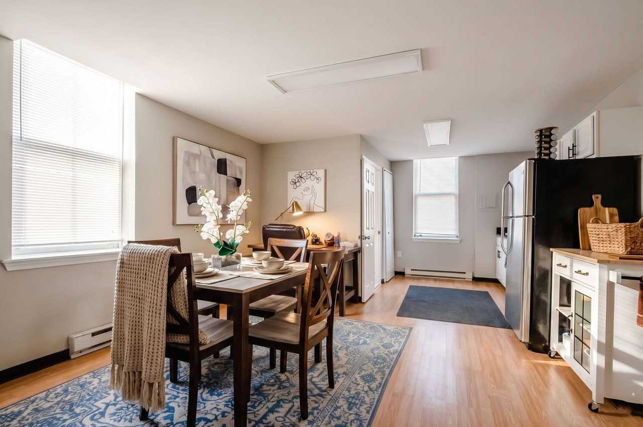 708 N Franklin St #1604258P - Photo 4 of 11