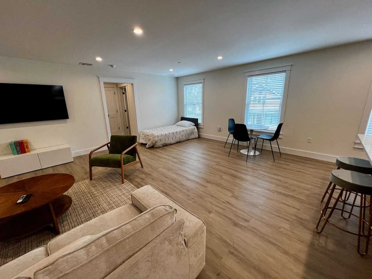 83 Clinton St #1640300P - Photo 6 of 36