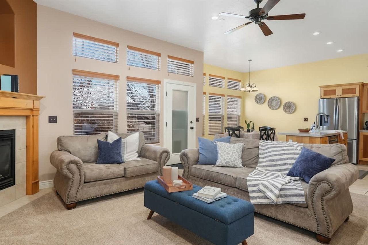2253 N 10 W #1642476P - Photo 3 of 33