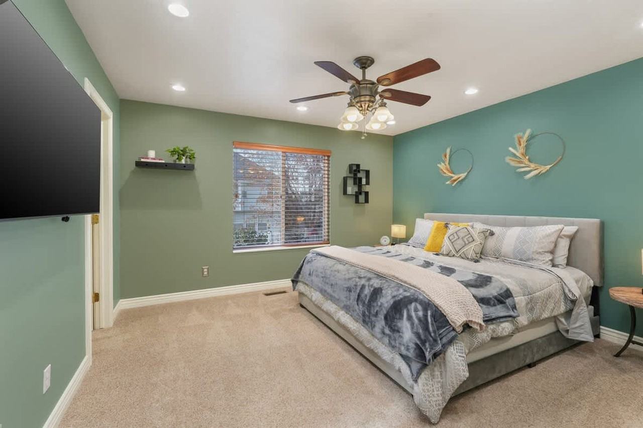 2253 N 10 W #1642476P - Photo 4 of 33