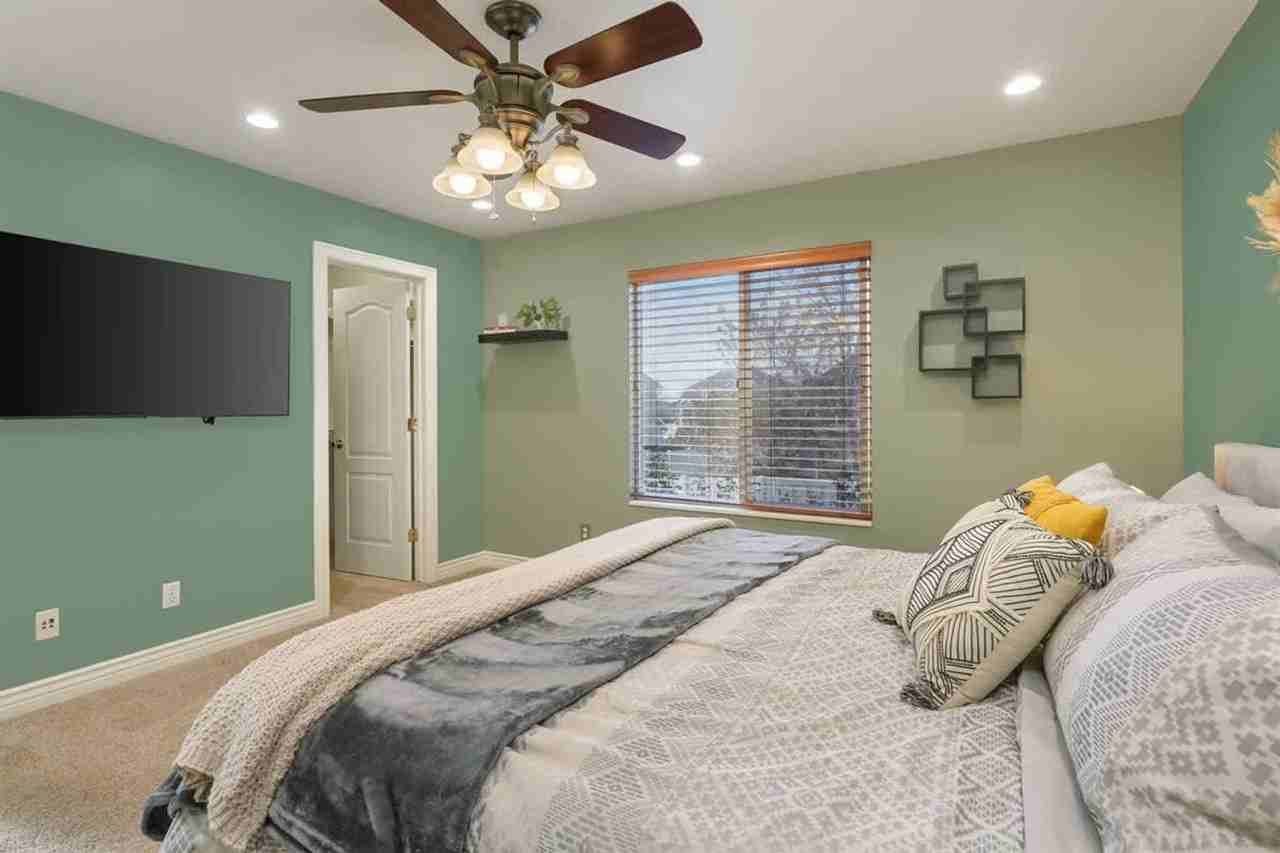 2253 N 10 W #1642476P - Photo 5 of 33