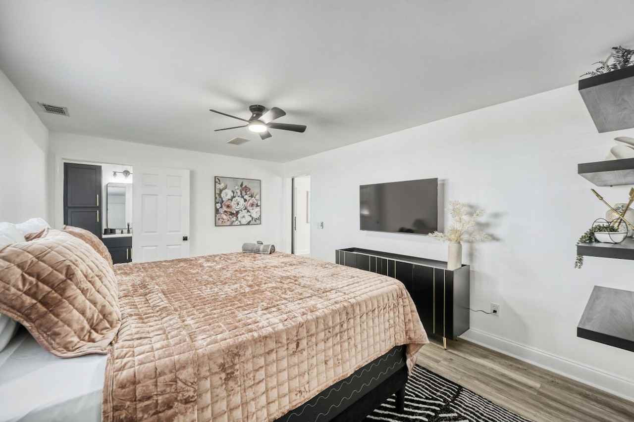 1960 Detroit Ave Nw #1642549P - Photo 7 of 28