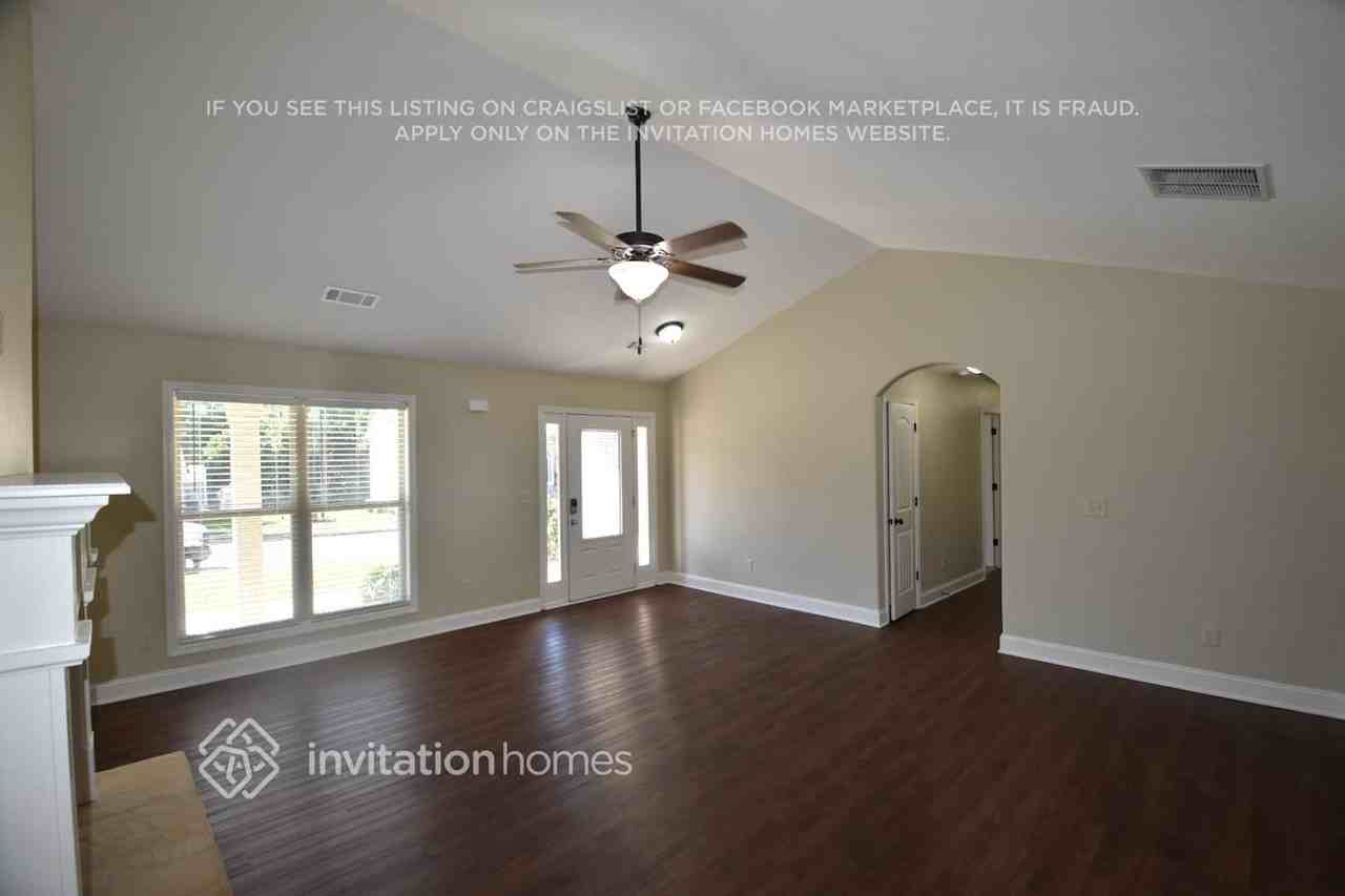 60 Betty Ann Ln - Photo 3 of 20