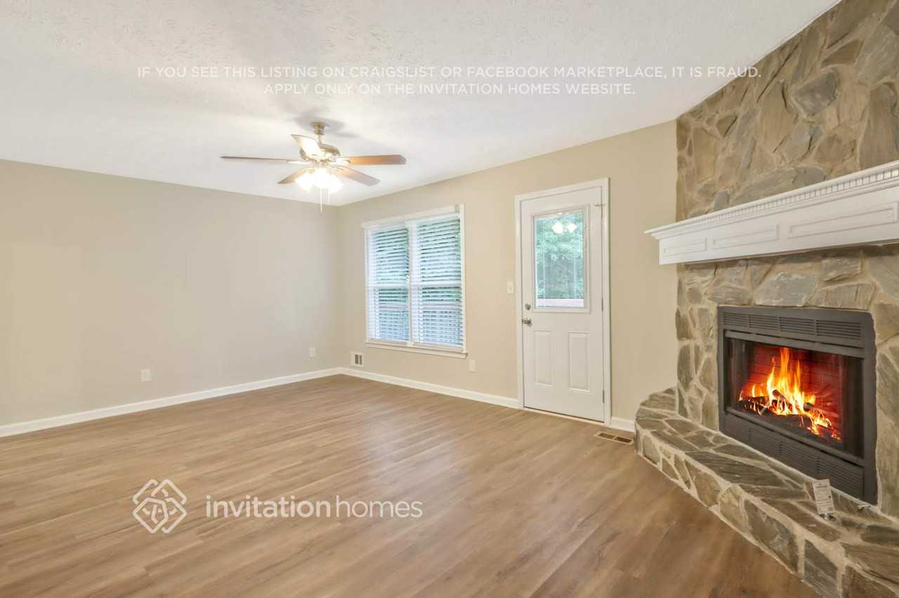 4460 Kim St - Photo 4 of 24