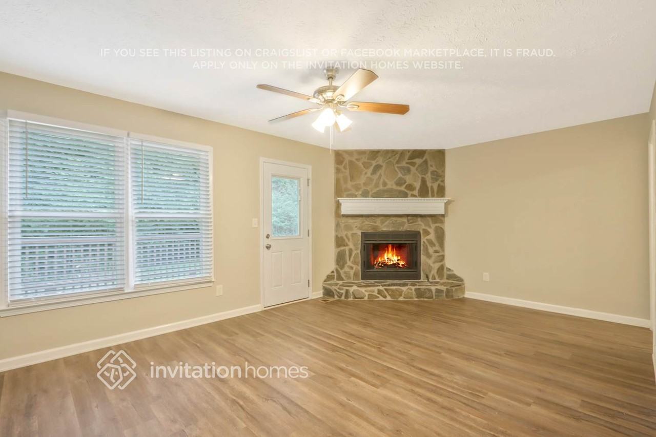 4460 Kim St - Photo 5 of 24