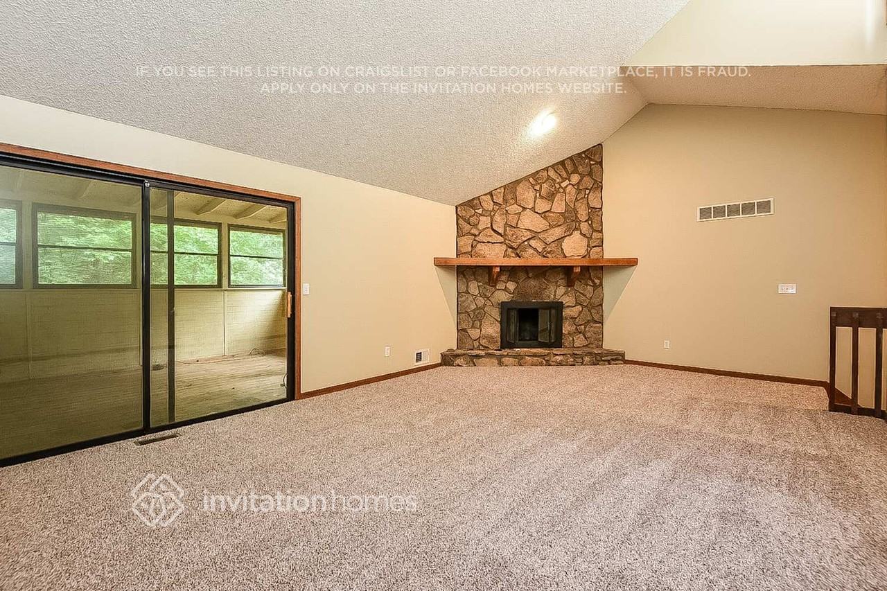 2609 Spear Point Ct - Photo 3 of 21