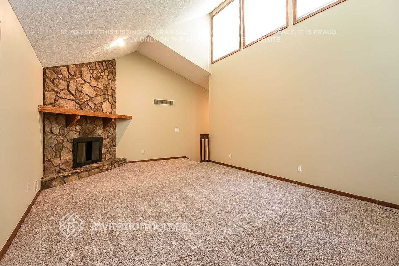 2609 Spear Point Ct - Photo 4 of 21