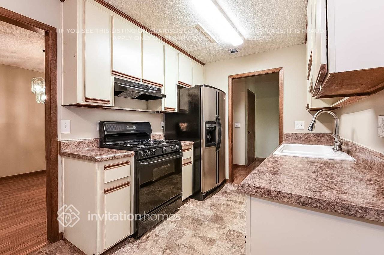2609 Spear Point Ct - Photo 5 of 21