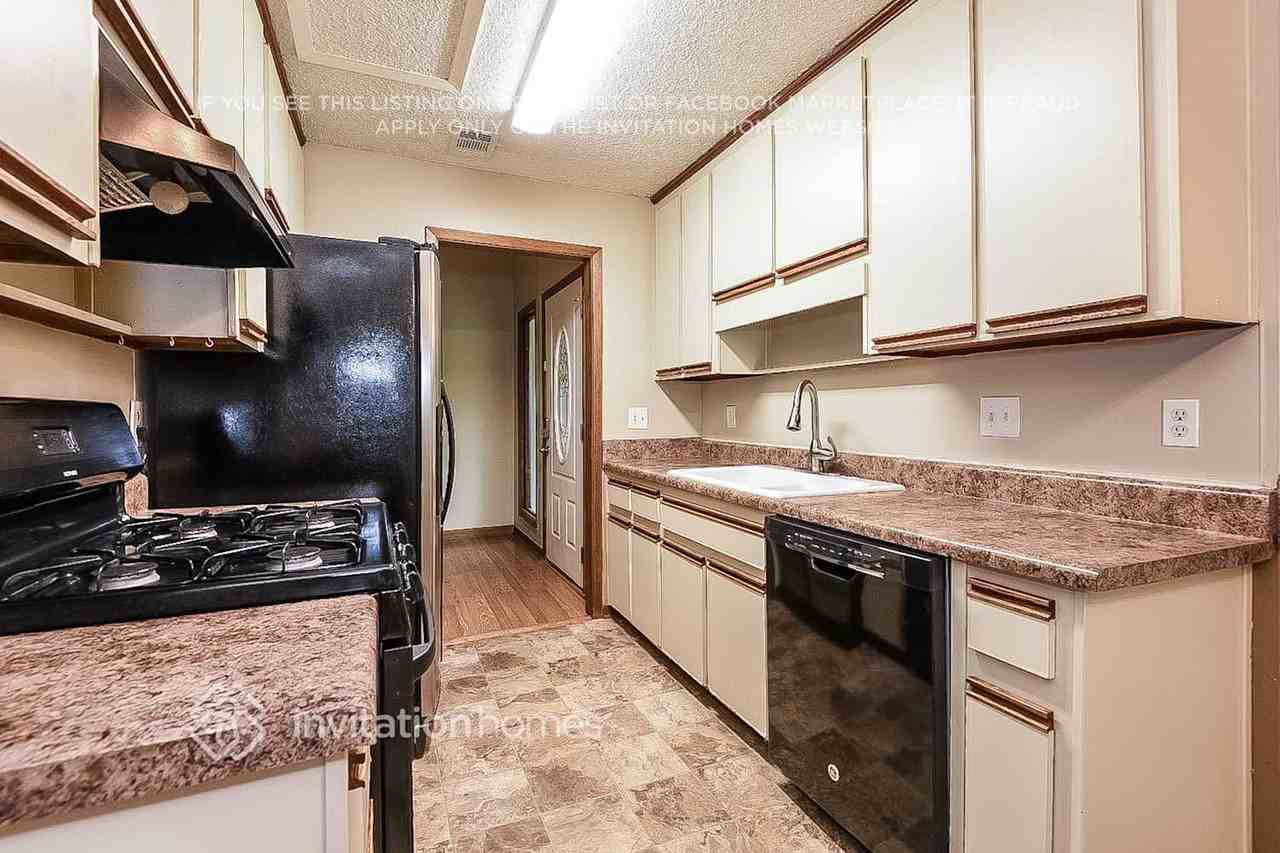 2609 Spear Point Ct - Photo 6 of 21