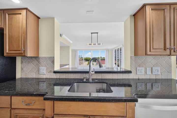 4000 North Ocean Drive - Photo 5 of 16