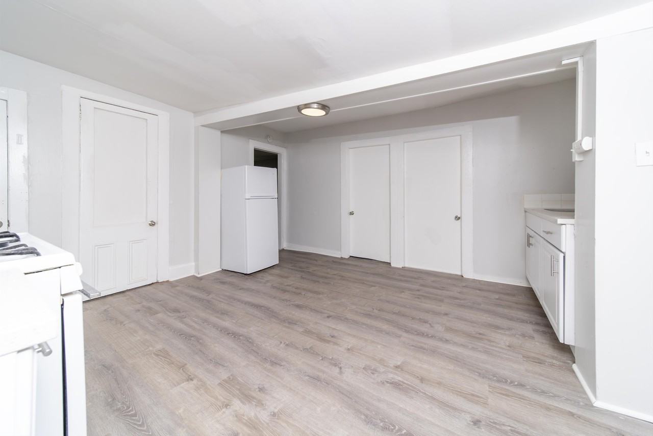 169 Hutton St #2 - Photo 3 of 20
