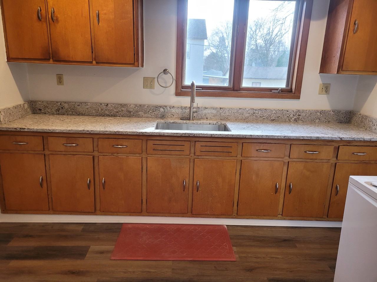 2905 Burden Ave - Photo 2 of 10
