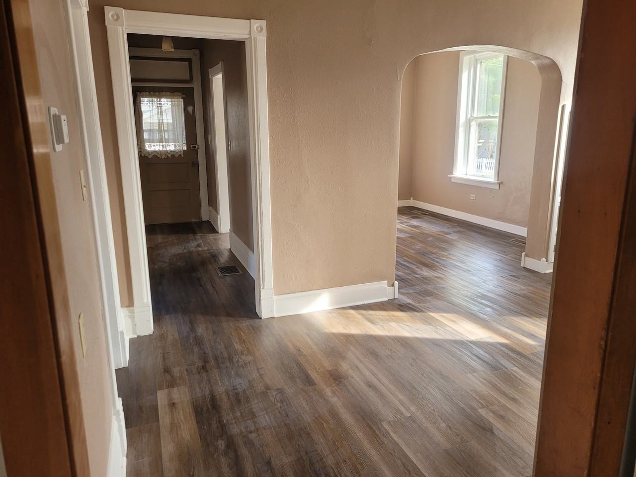 2905 Burden Ave - Photo 3 of 10