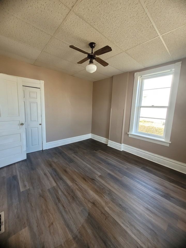 2905 Burden Ave - Photo 4 of 10