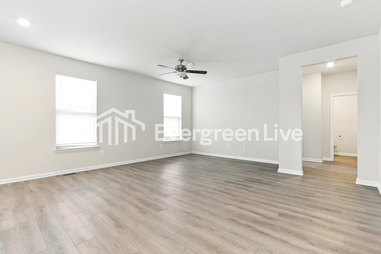 51 Dunmore Dr - Photo 3 of 15