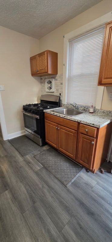 1044 N Ohio Ave - Photo 7 of 13