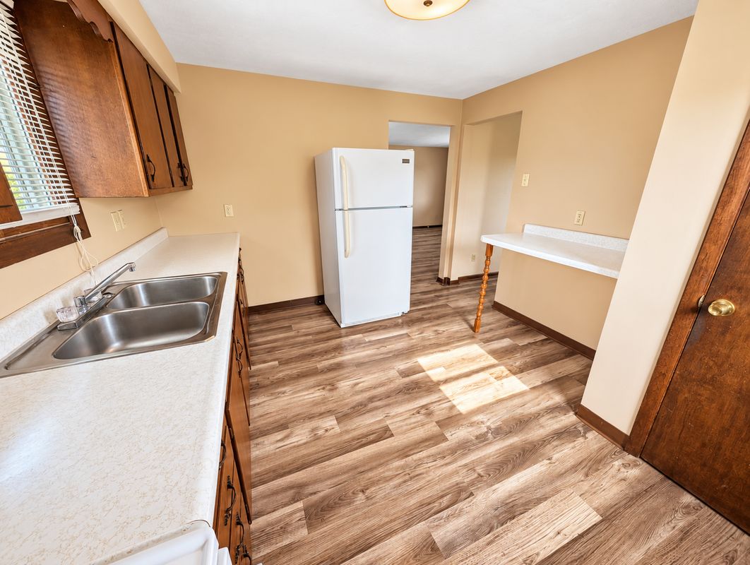 410 1/2 Pike St - Photo 2 of 15