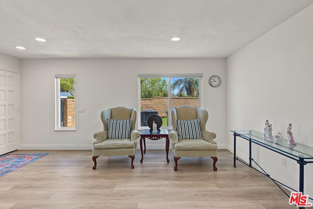 2044 Foothill Dr - Photo 6 of 45