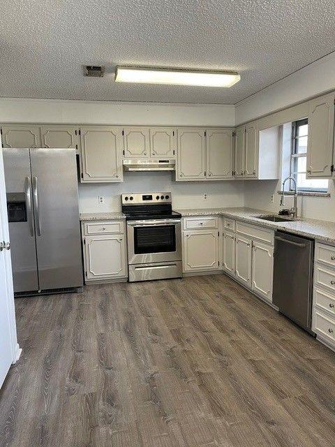 2825 Ballard Dr - Photo 2 of 11