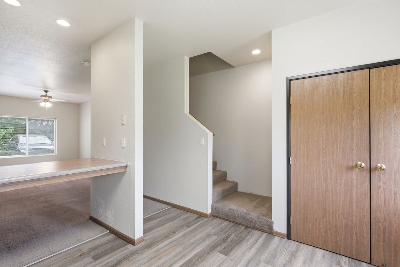 Lake Broadway Townhomes - Photo 2 of 10