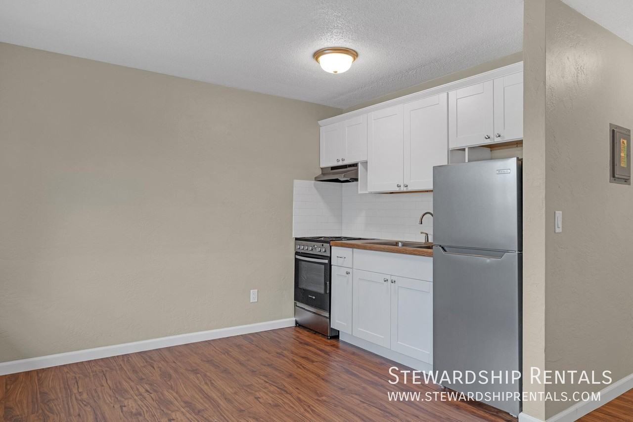 500 Monroe St #11 - Photo 5 of 12