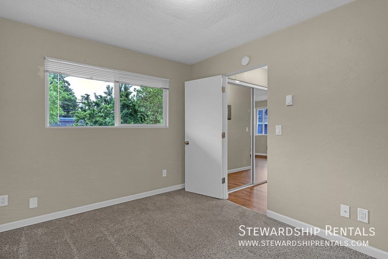 500 Monroe St #11 - Photo 7 of 12