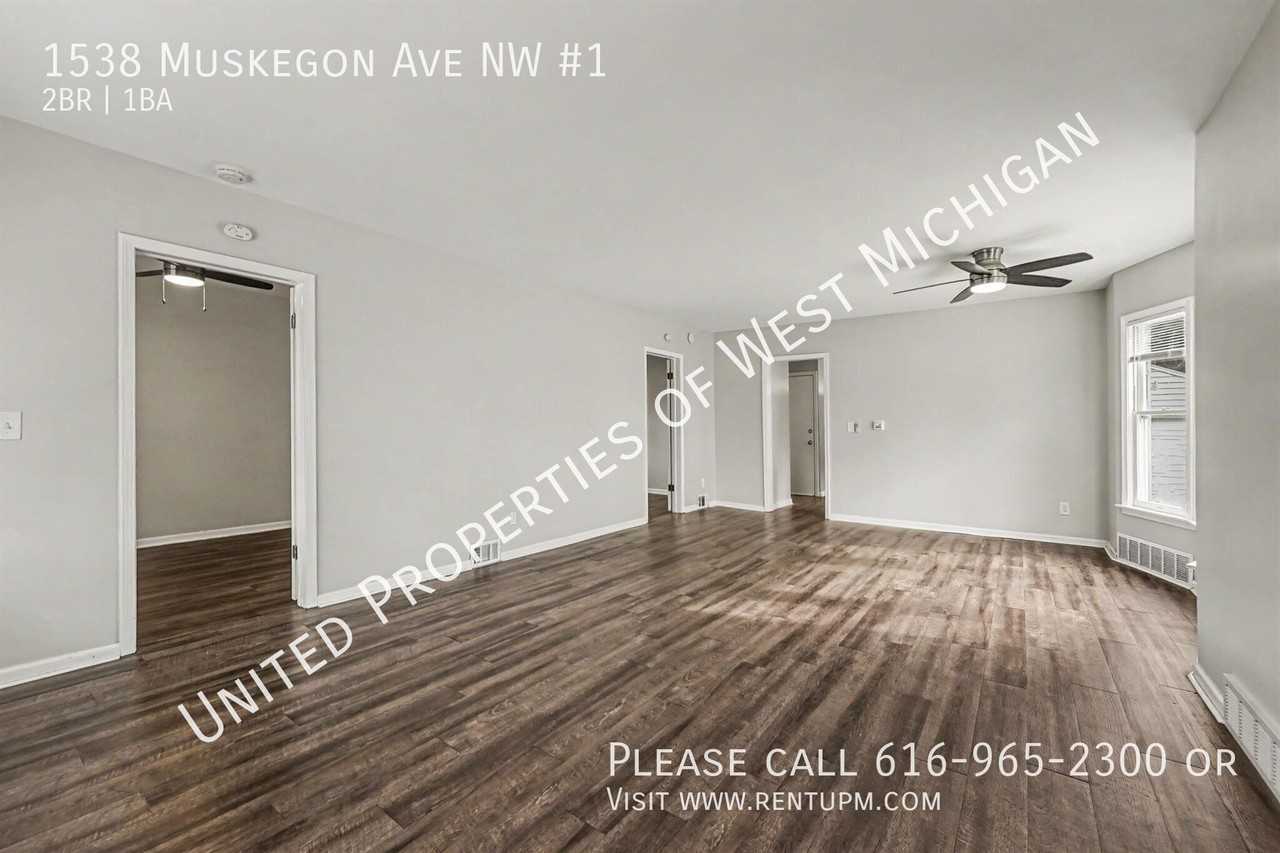 1538 Muskegon Ave Nw - Photo 2 of 17