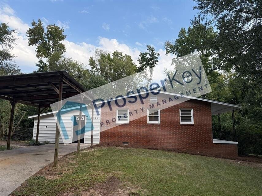 3676 Lindsey Dr - Photo 3 of 24