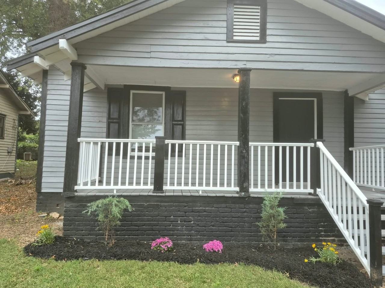 712 Douglas St - Photo 2 of 15