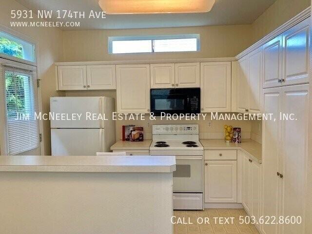 5931 Nw 174th Ave - Photo 4 of 24