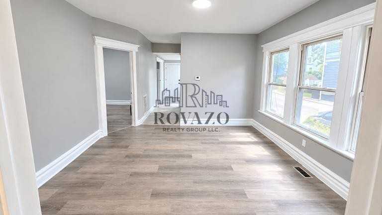 44 Hazelwood Avenue #1d - Photo 2 of 3