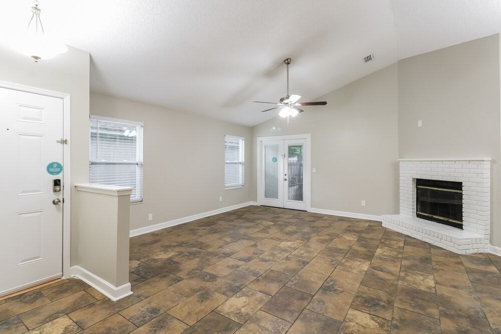 3847 Millpoint Dr - Photo 4 of 16