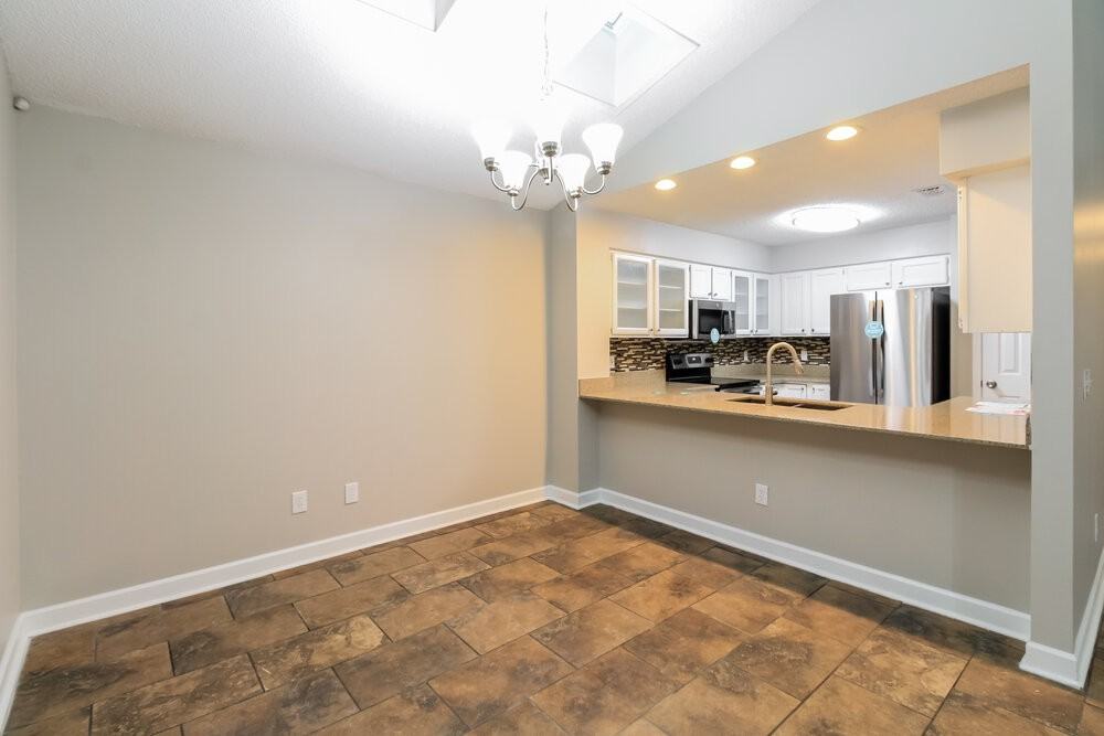 3847 Millpoint Dr - Photo 5 of 16
