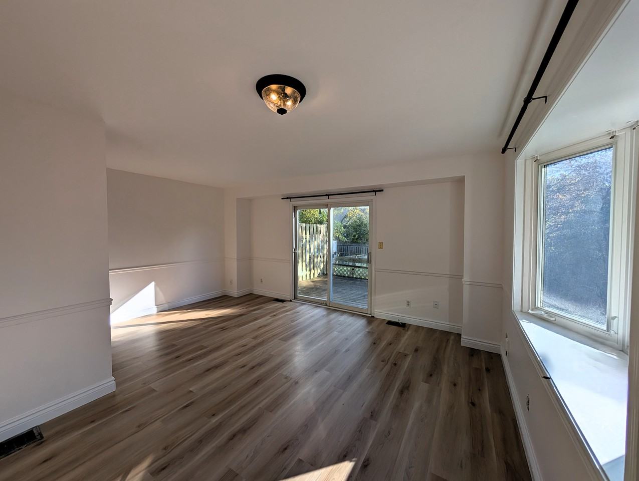 487 Grandtrunk Ave - Photo 6 of 16