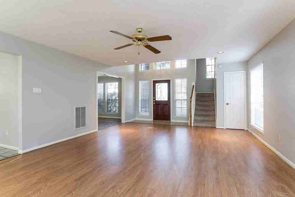 21311 Deerhaven Dr - Photo 3 of 15