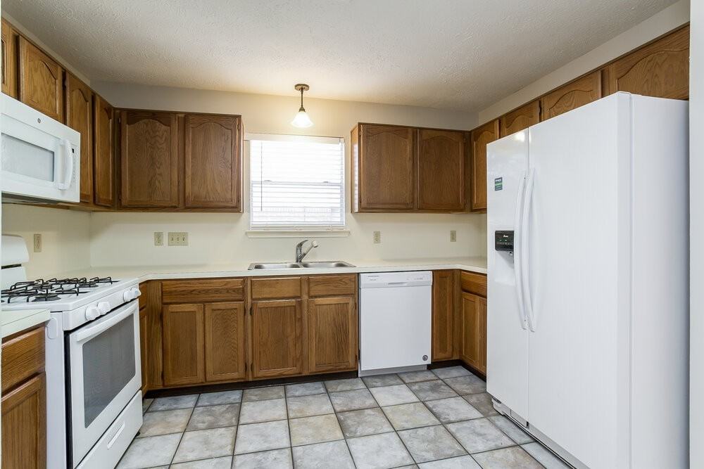 21311 Deerhaven Dr - Photo 6 of 15