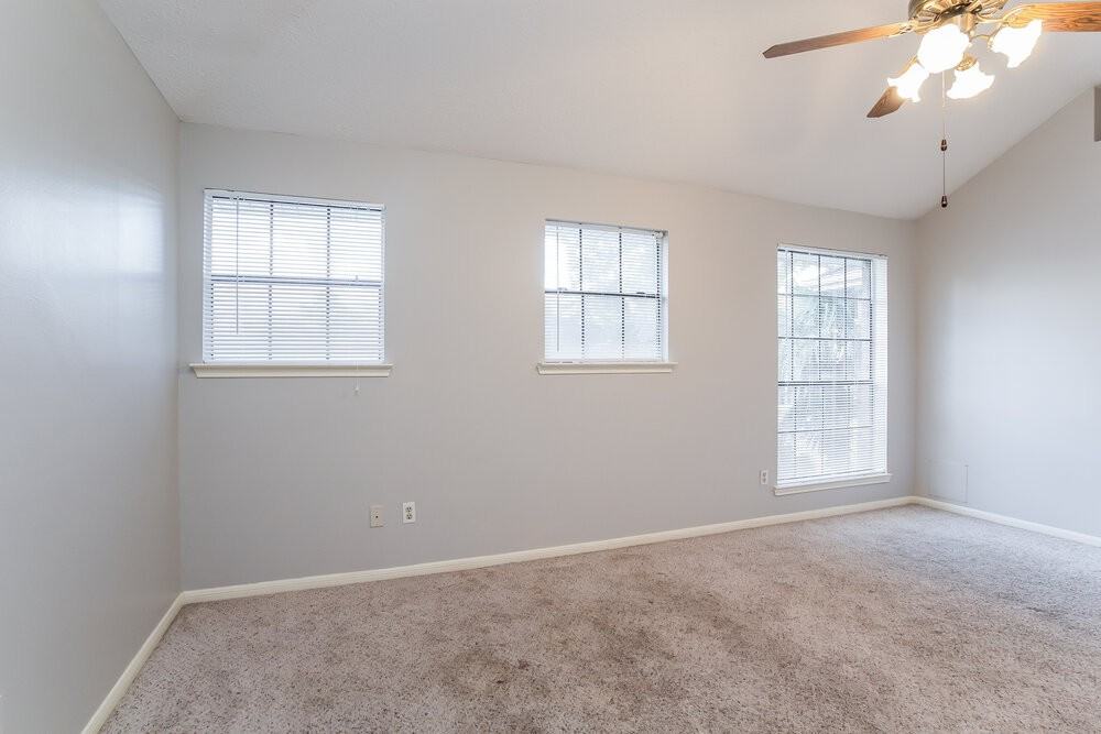 21311 Deerhaven Dr - Photo 7 of 15