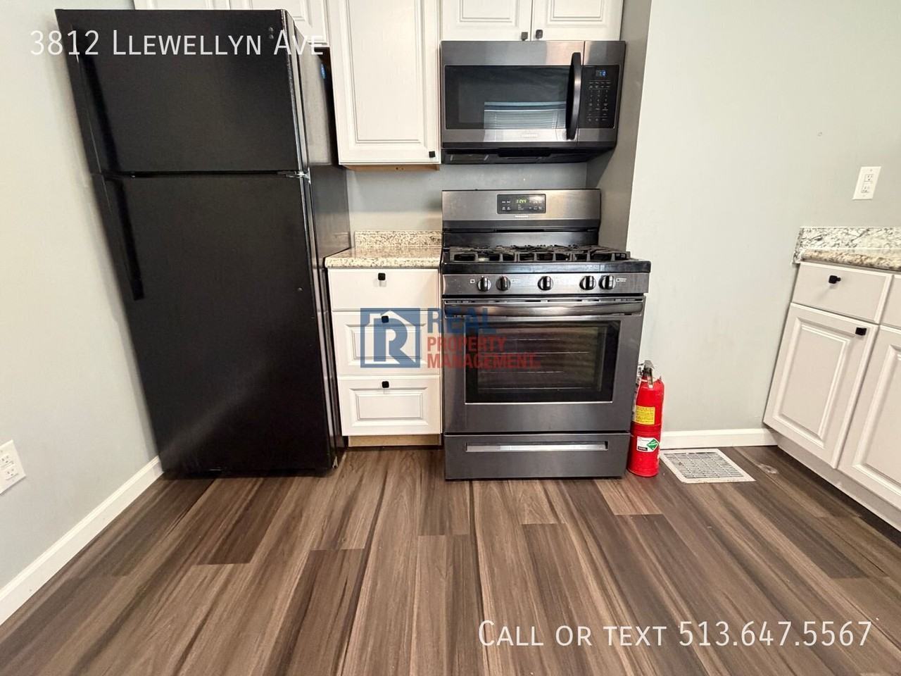 3812 Llewellyn Ave - Photo 4 of 14