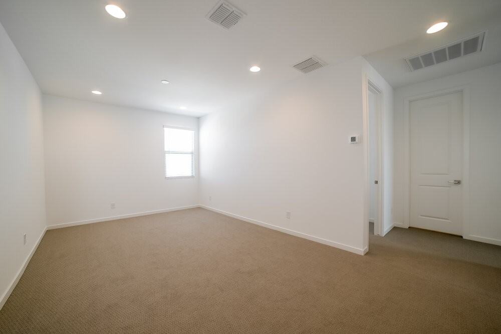 5625 W Rainwater Dr - Photo 6 of 17