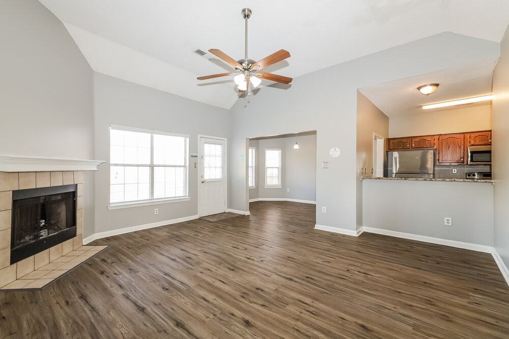 4516 Lindawood Ln - Photo 4 of 16